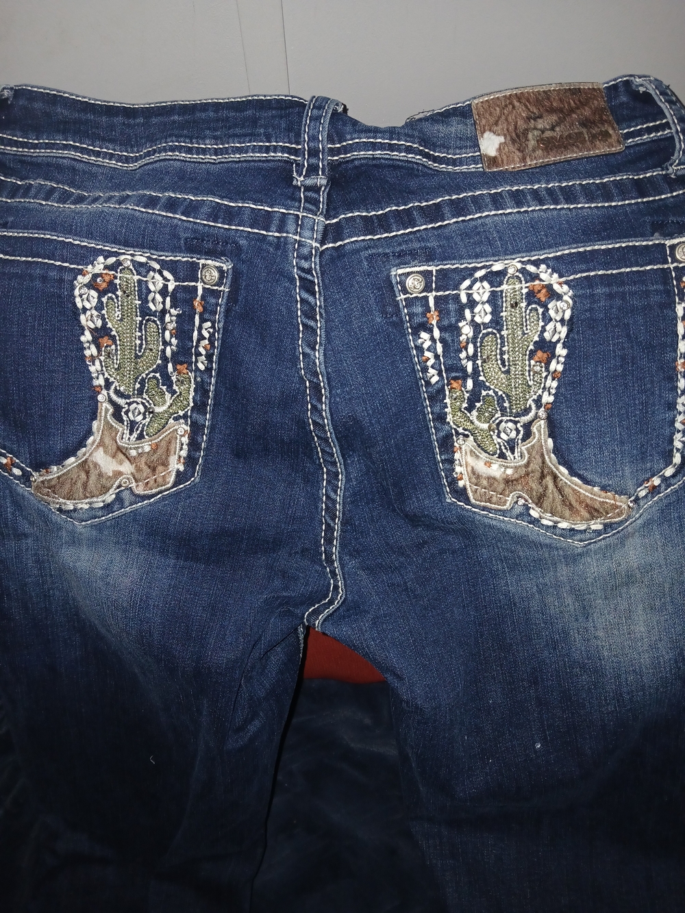 GRACE Women’s Dark Blue Embroidered Back-Pocket Jeans